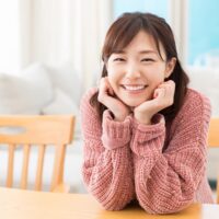 笑顔の女性